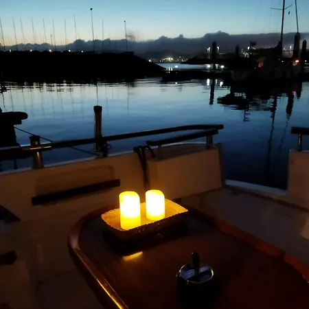 Botel Boat Cardeli *
