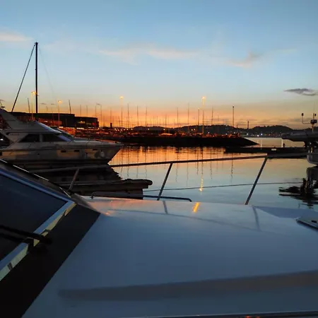 Botel Boat Cardeli *